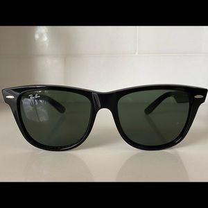 Ray-Ban wayfarer 2140 black sunglasses